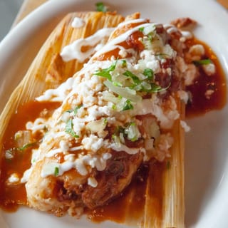 Tamal De Carnitas en Salsa Morita