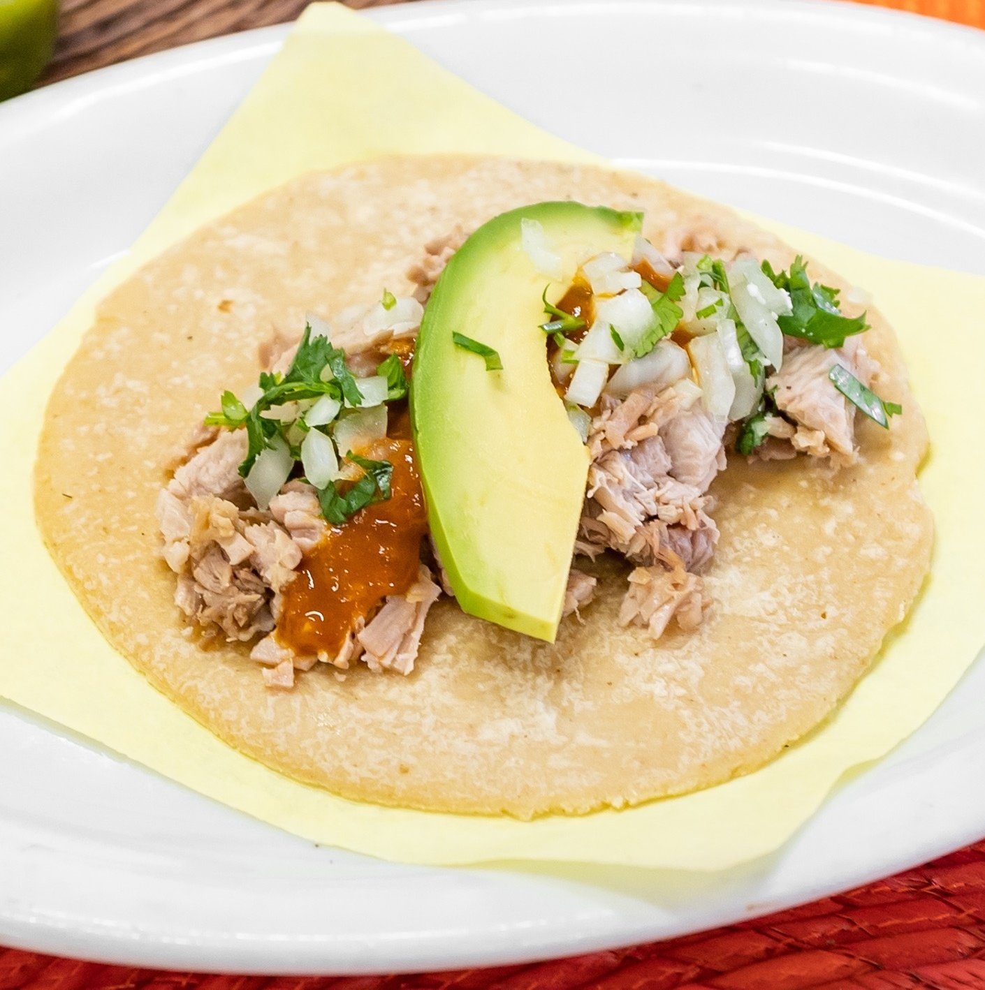 Taco - Carnitas en Salsa Morita.