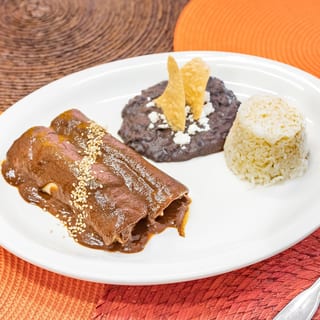 Enchiladas De Mole